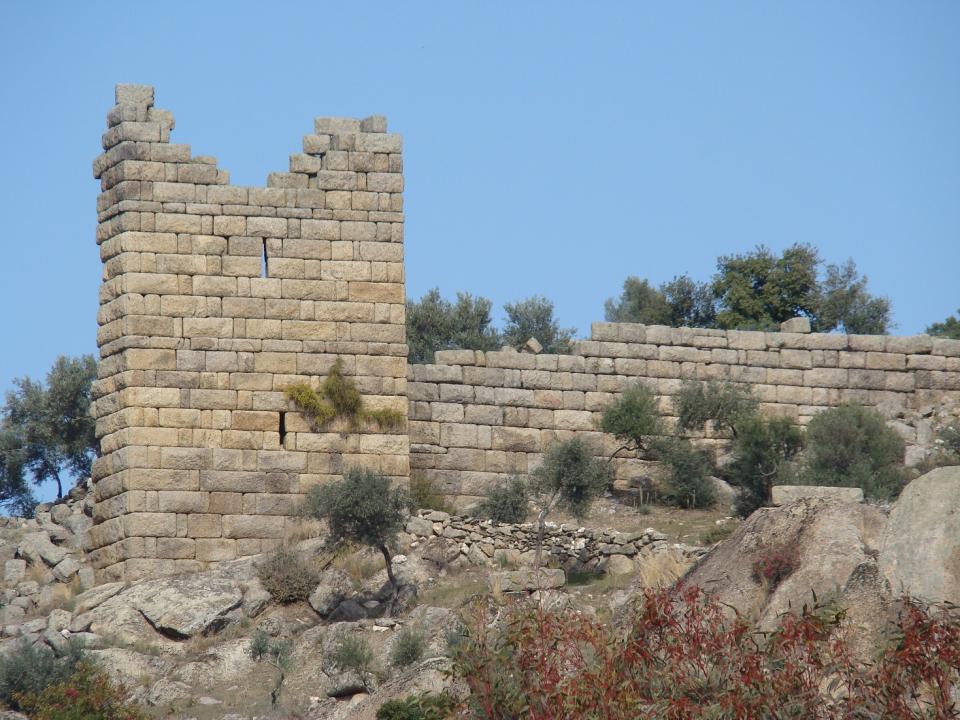 Bafa Gölü Kayaları
